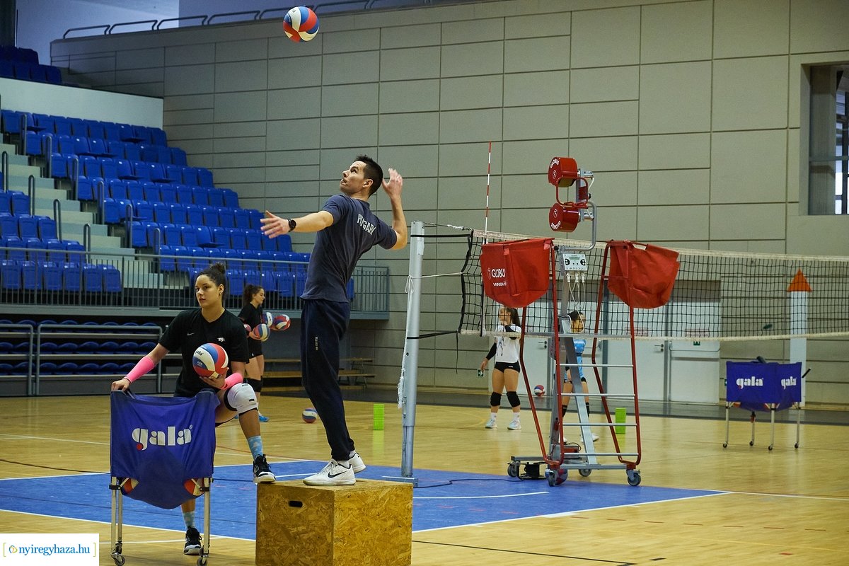 Női röpi kupa sajtótájékoztató