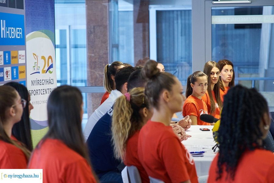 Női röpi sajtótájékoztató 20210721