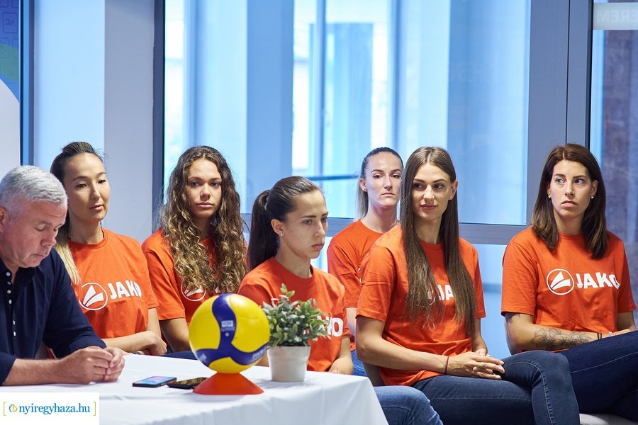 Női röpi sajtótájékoztató 20210721