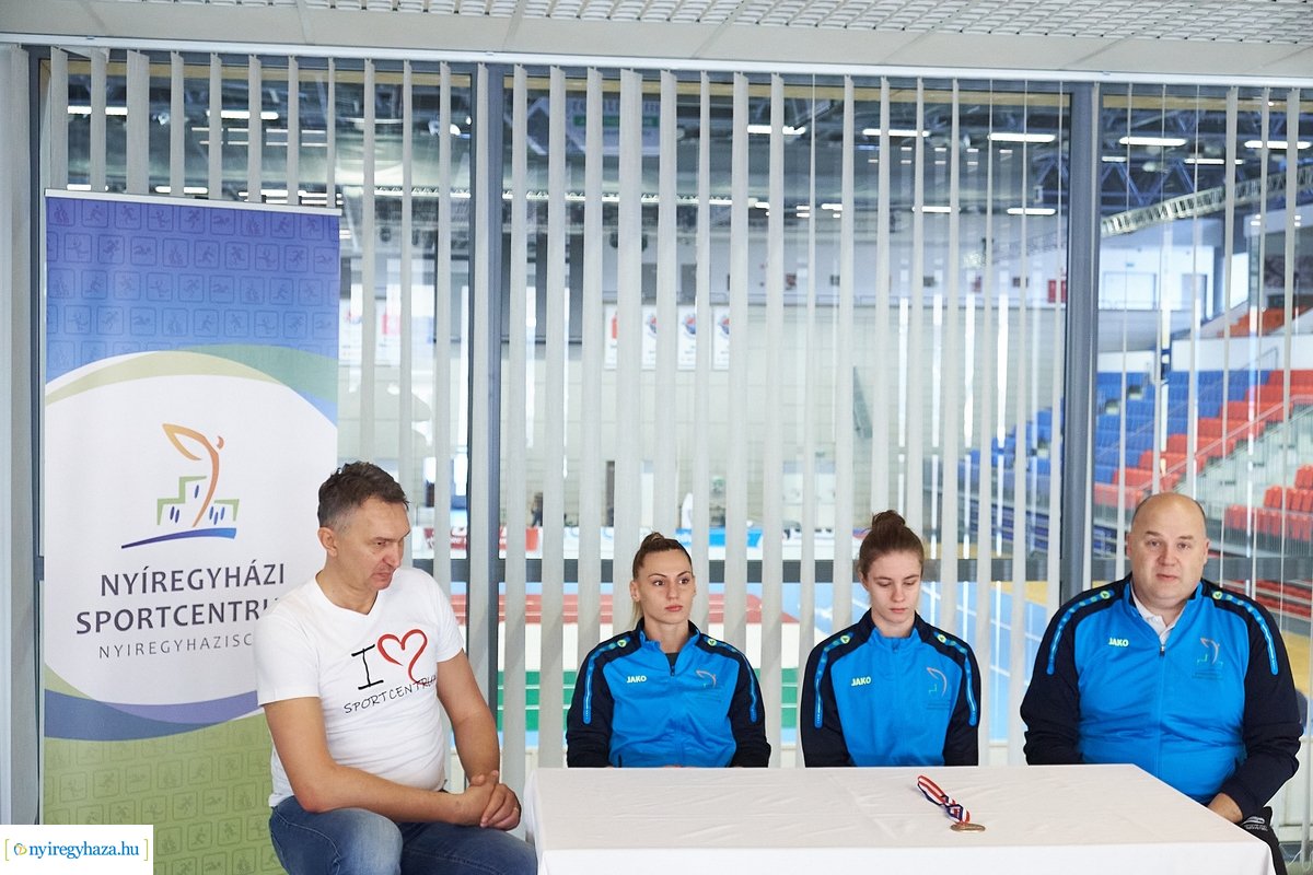Női sikerek úszásban a Nyíregyházi Sportcentrumnál