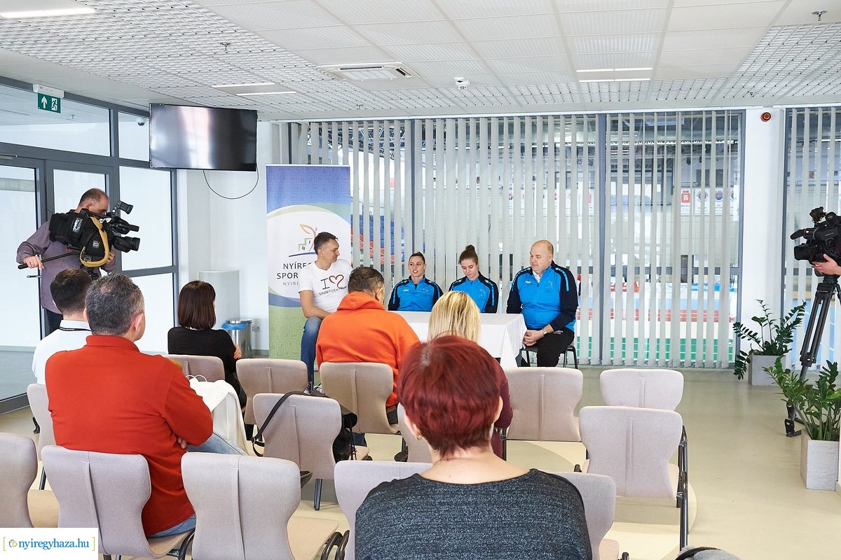 Női sikerek úszásban a Nyíregyházi Sportcentrumnál