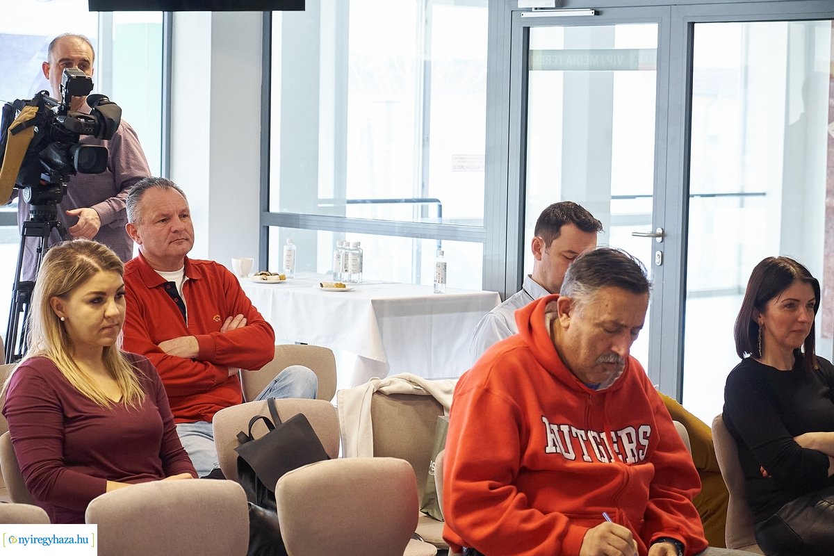 Női sikerek úszásban a Nyíregyházi Sportcentrumnál