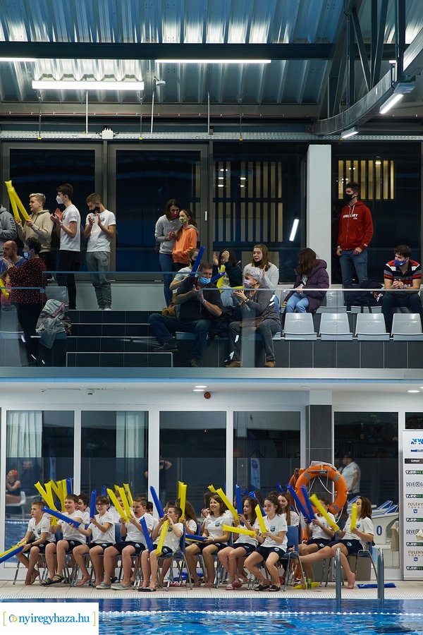Női vízilabda a Városi Uszodában