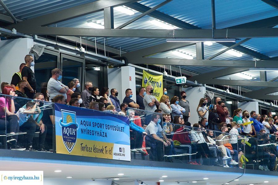 Női vízilabda a Városi Uszodában