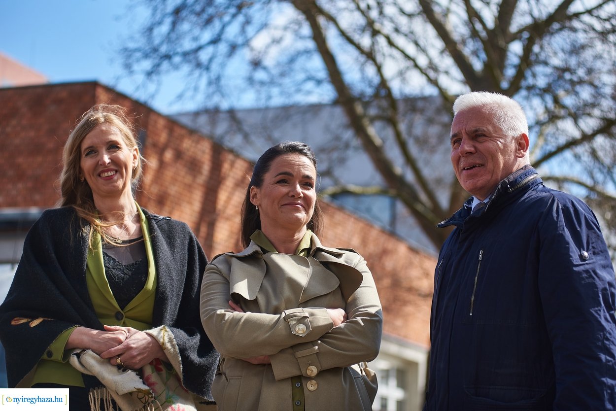 Novák Katalin látogatása a Mikecz Kálmán Honvéd Kollégiumban