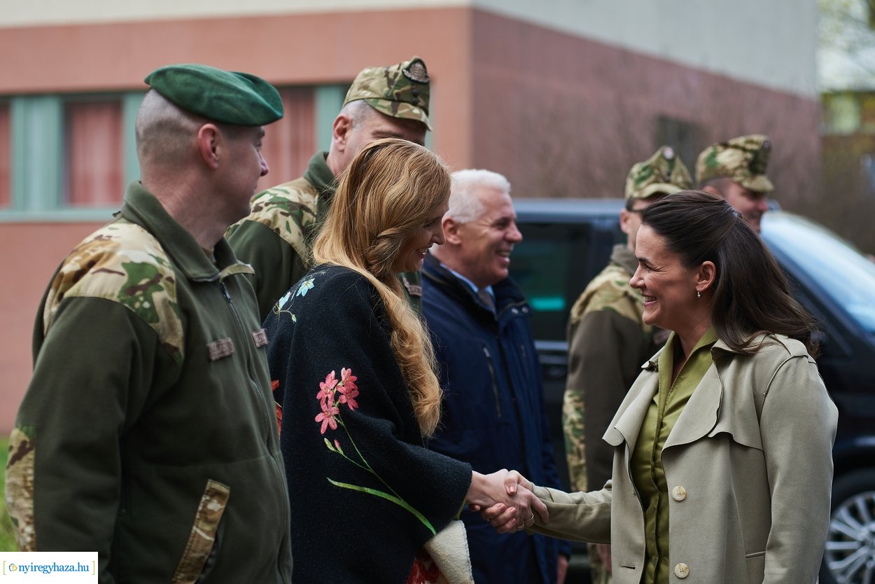 Novák Katalin látogatása a Mikecz Kálmán Honvéd Kollégiumban