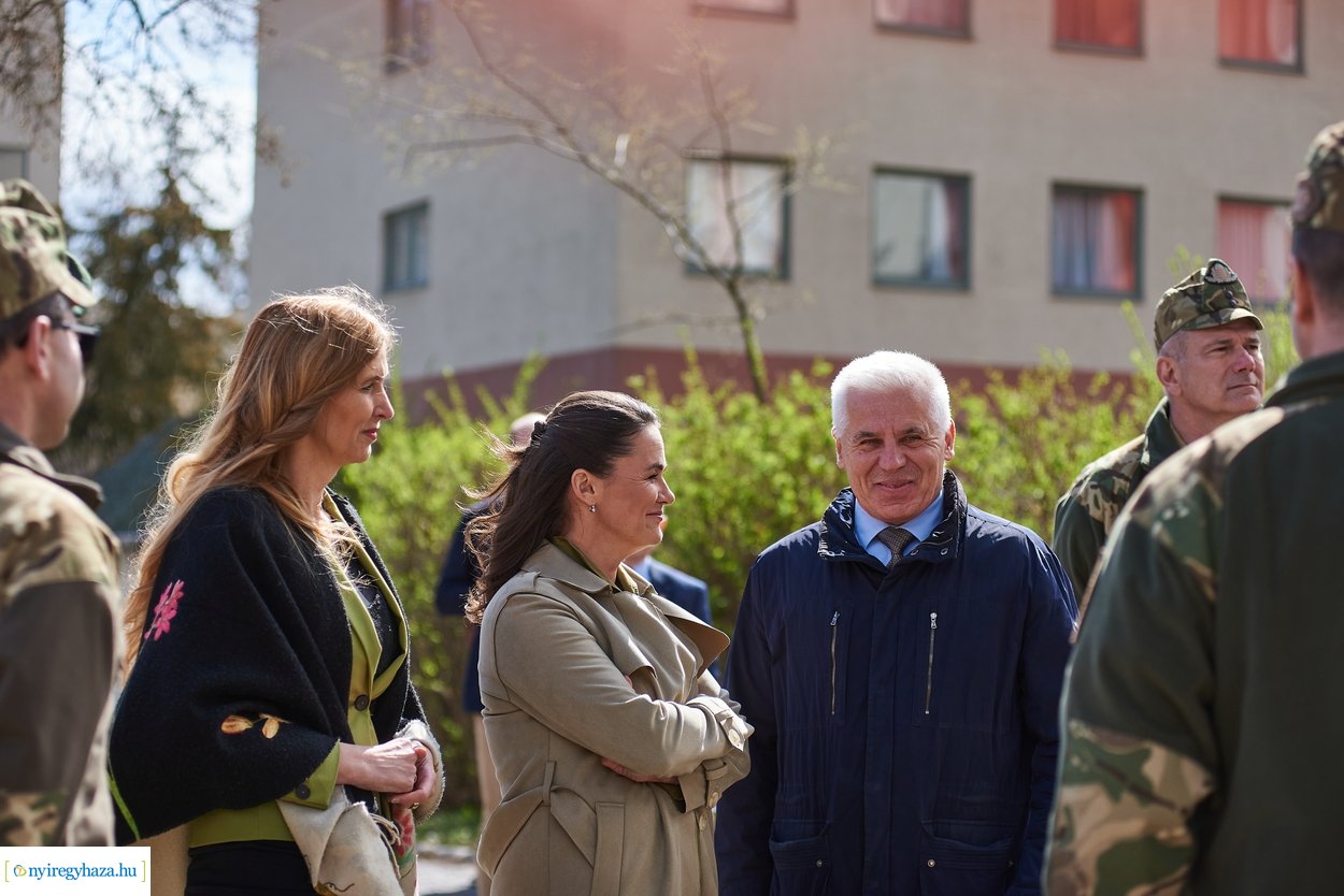 Novák Katalin látogatása a Mikecz Kálmán Honvéd Kollégiumban