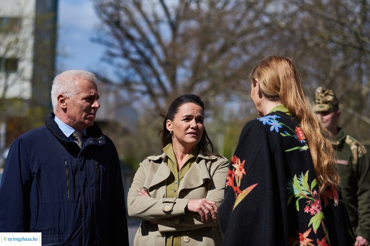 Novák Katalin látogatása a Mikecz Kálmán Honvéd Kollégiumban