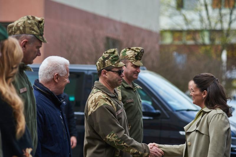 Novák Katalin látogatása a Mikecz Kálmán Honvéd Kollégiumban