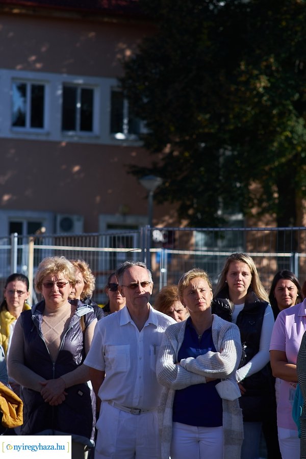 Nővérszálló alapkő letétele a Jósa András kórházban