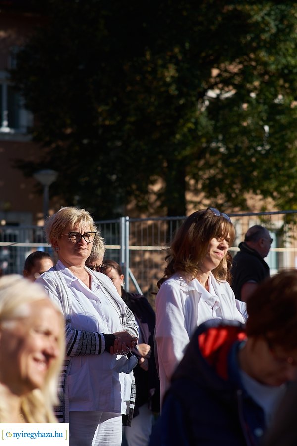 Nővérszálló alapkő letétele a Jósa András kórházban