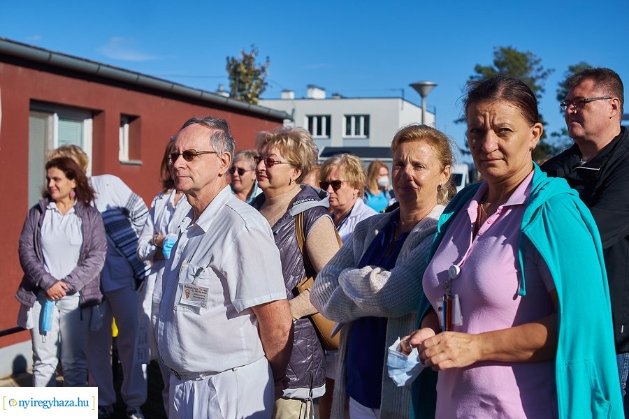 Nővérszálló alapkő letétele a Jósa András kórházban
