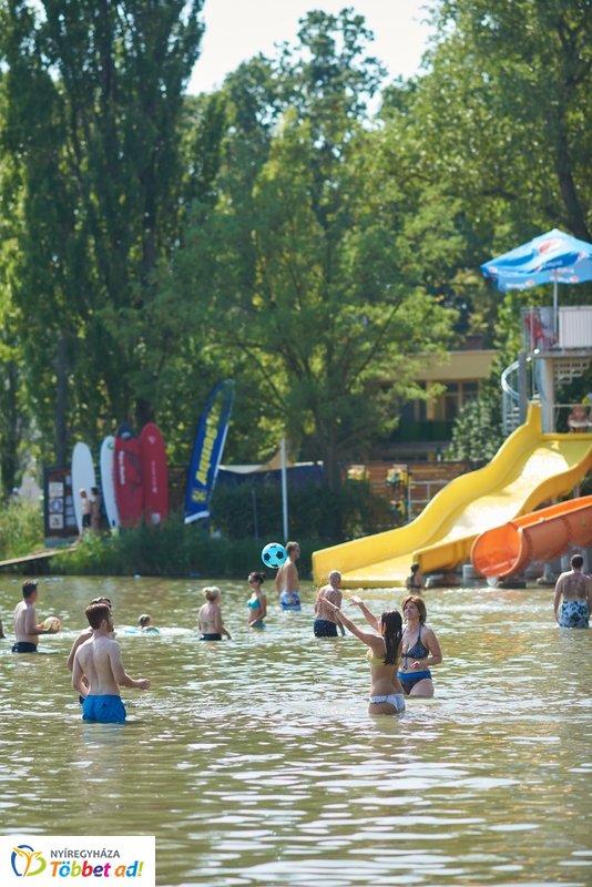 Nyári csobbanás ősszel