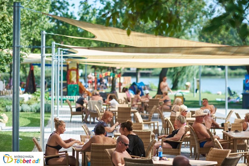 Nyári csobbanás ősszel