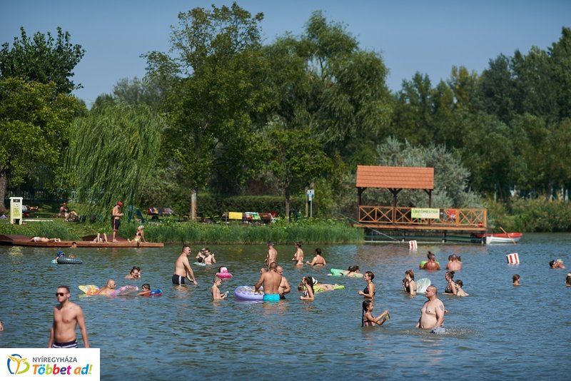 Nyári csobbanás ősszel