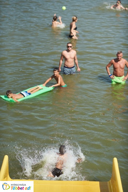 Nyári csobbanás ősszel