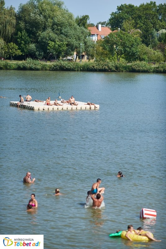 Nyári csobbanás ősszel