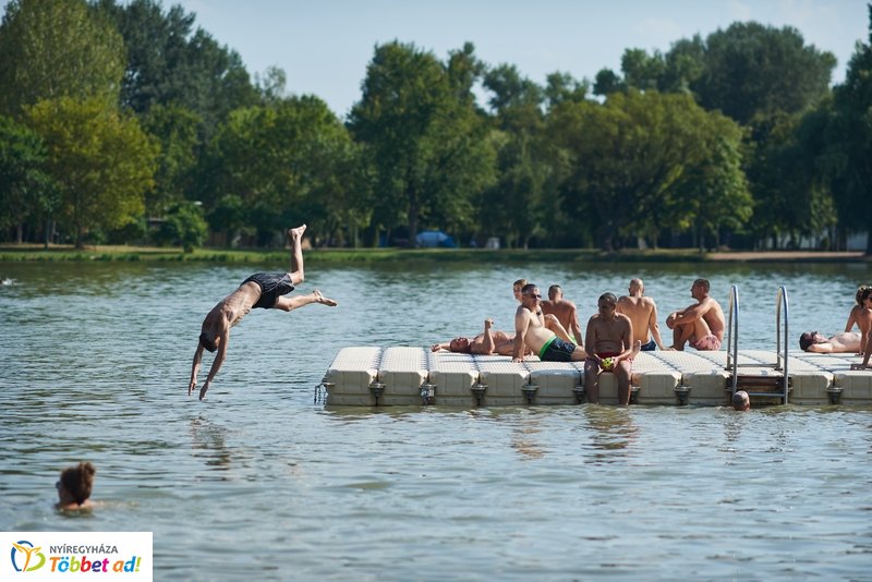 Nyári csobbanás ősszel