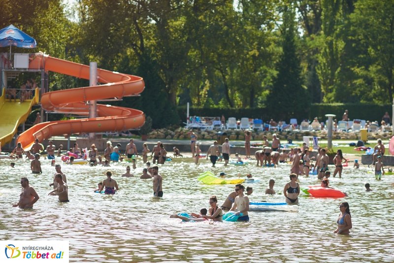 Nyári csobbanás ősszel