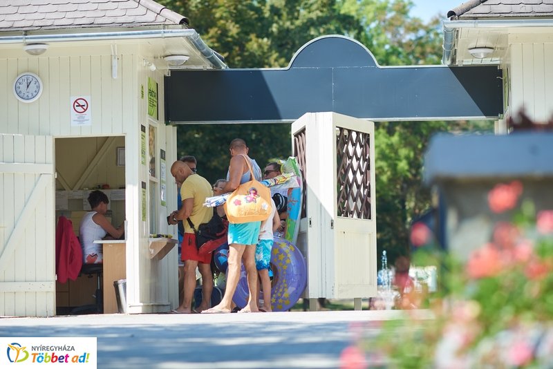 Nyári csobbanás ősszel