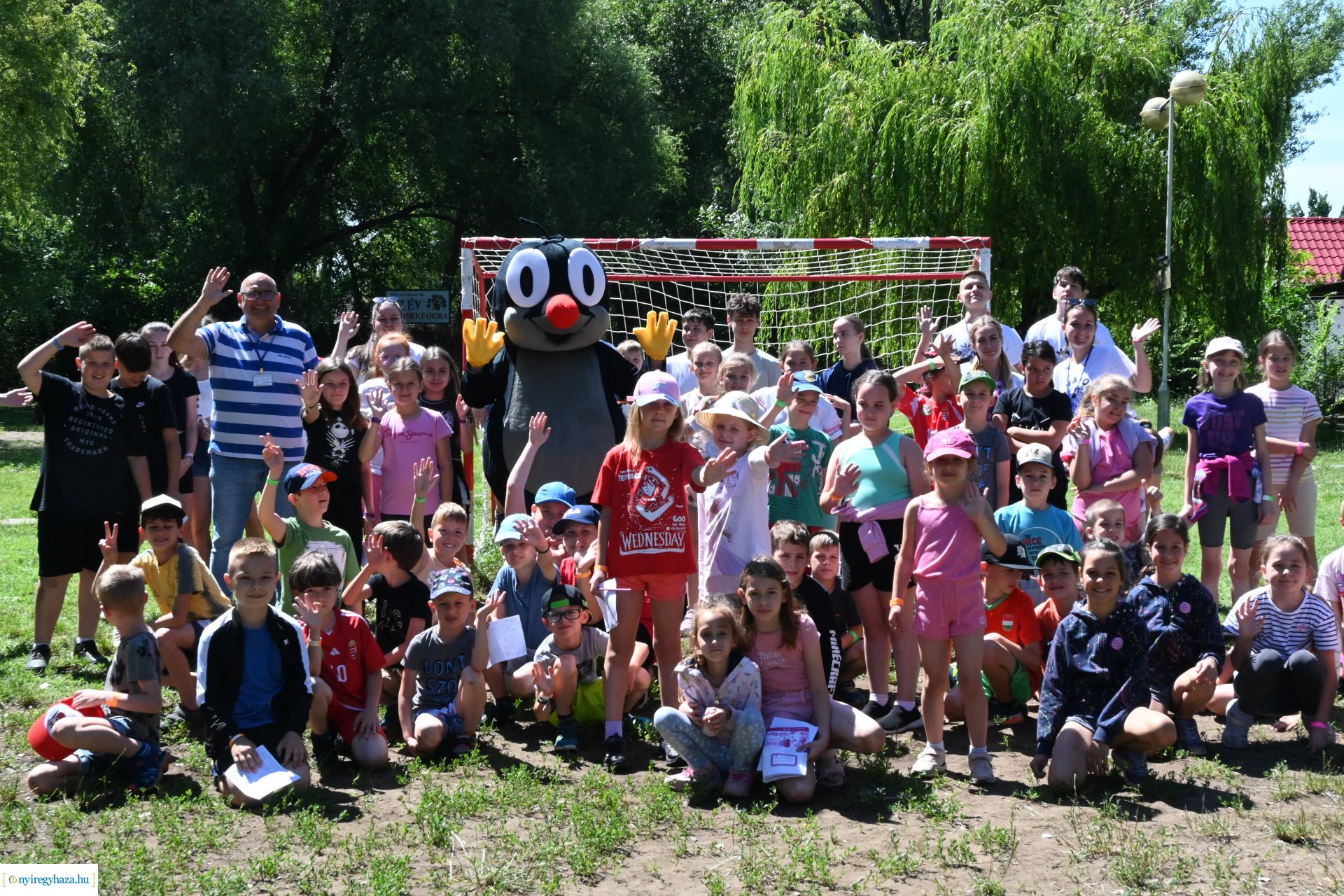 Nyári délelőtt a  Kisvakond táborban