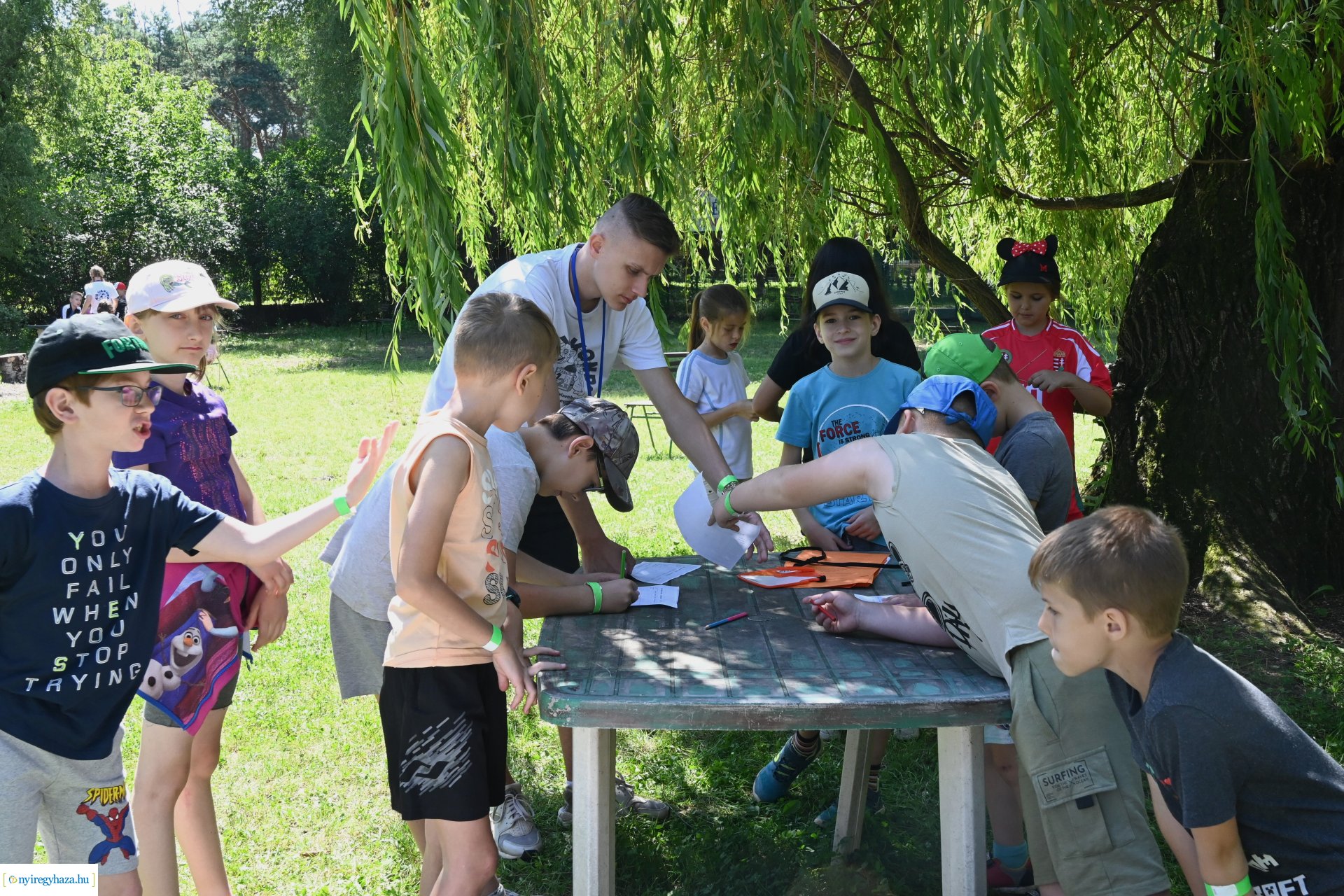 Nyári délelőtt a  Kisvakond táborban