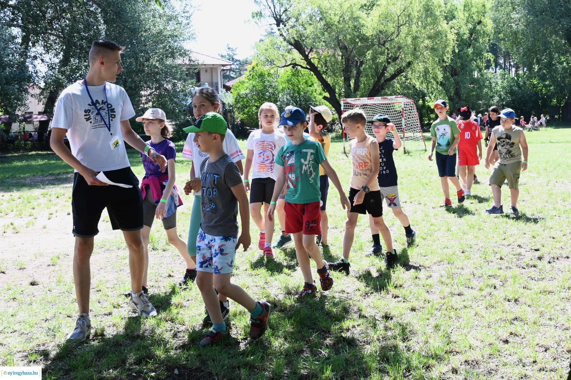Nyári délelőtt a  Kisvakond táborban