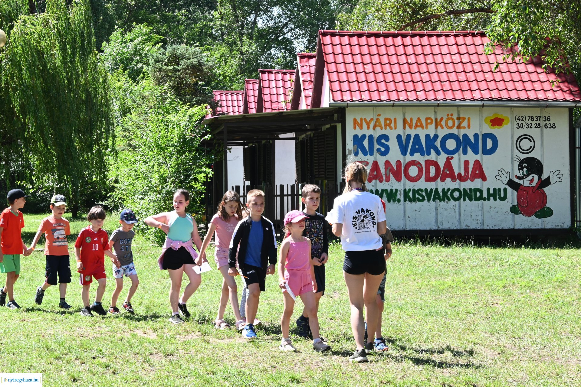 Nyári délelőtt a  Kisvakond táborban