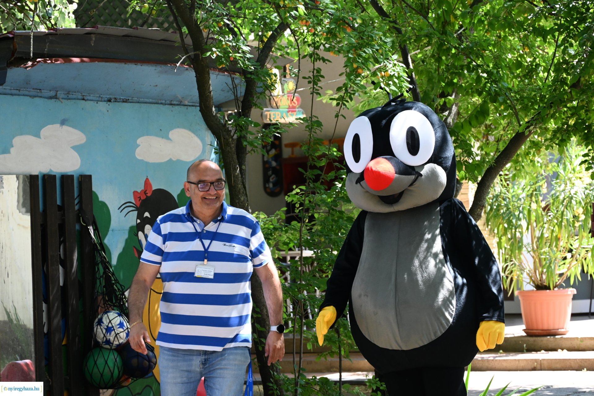 Nyári délelőtt a  Kisvakond táborban