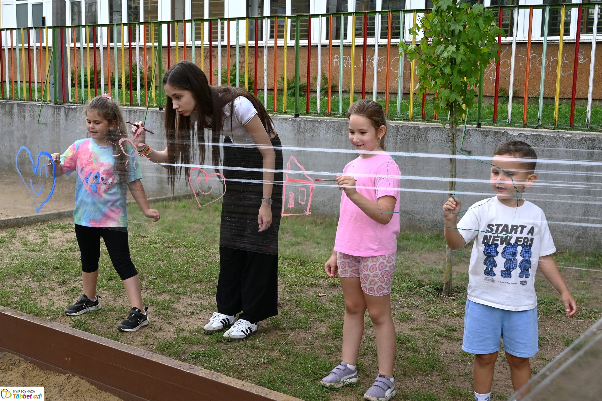 Nyári diákmunka program - iskolások segítik az óvónők munkáját