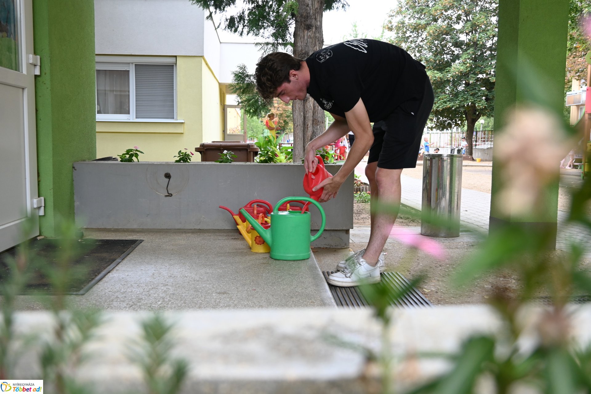 Nyári diákmunka program - iskolások segítik az óvónők munkáját