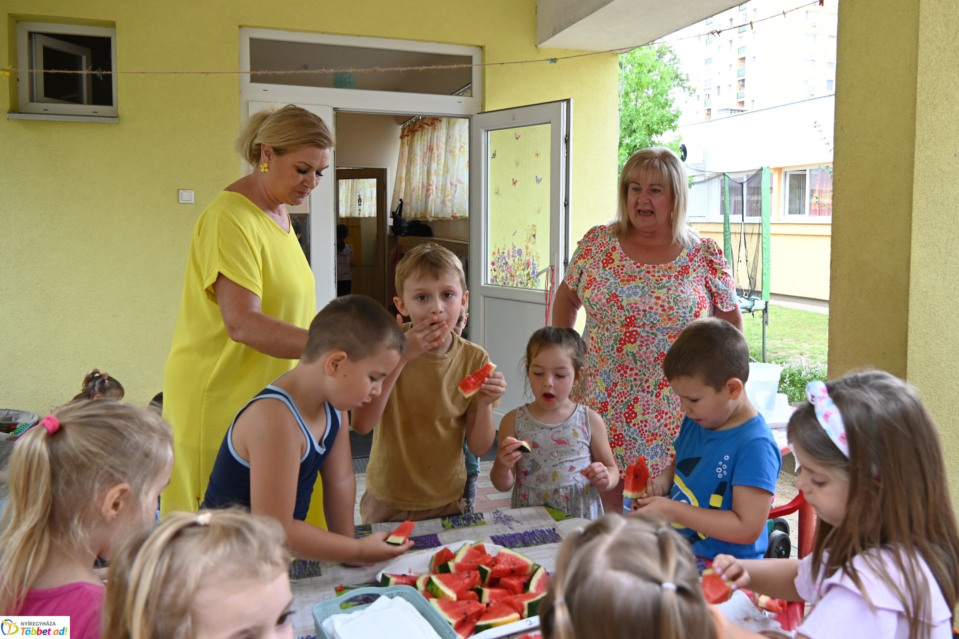 Nyári diákmunka program - iskolások segítik az óvónők munkáját