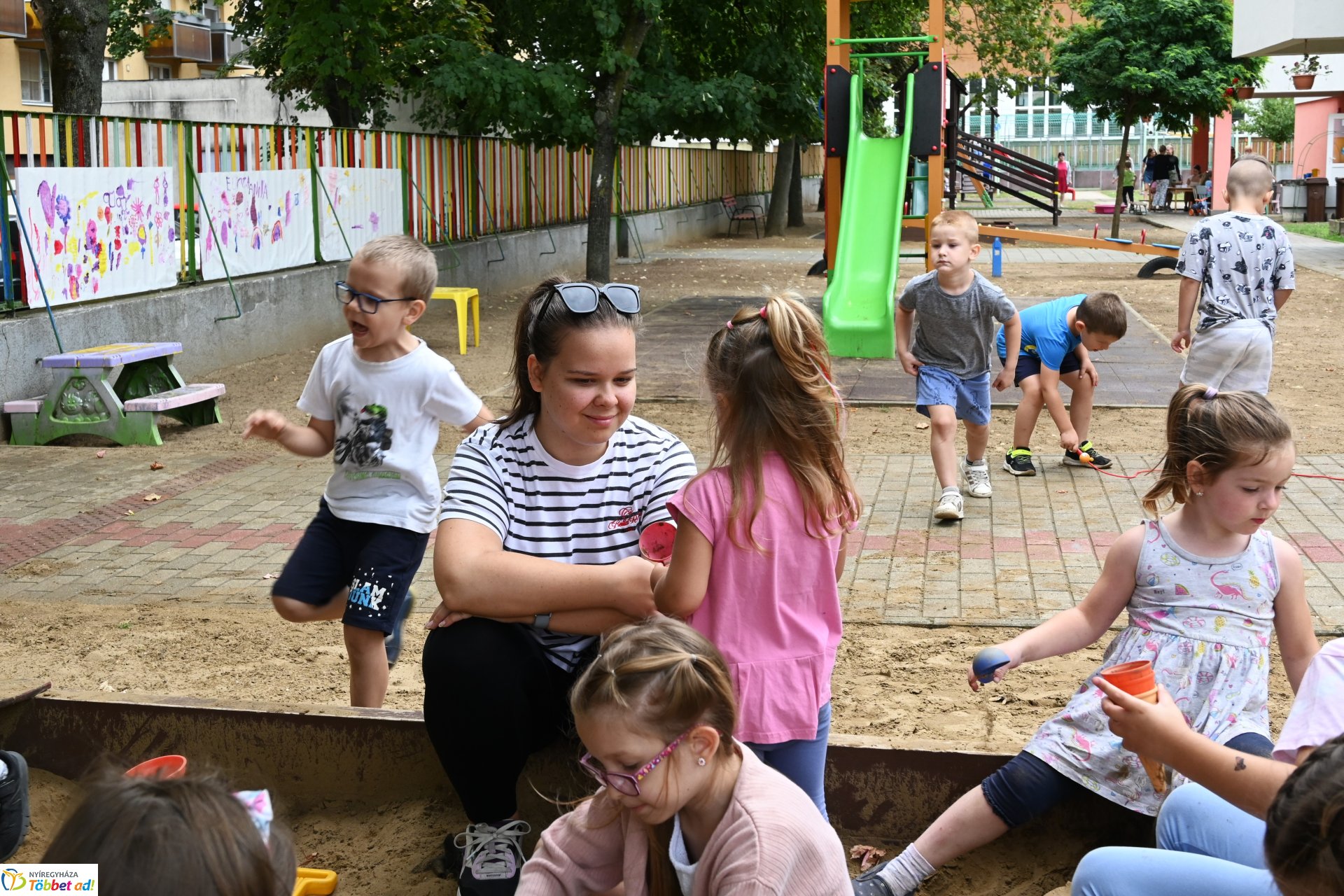 Nyári diákmunka program - iskolások segítik az óvónők munkáját