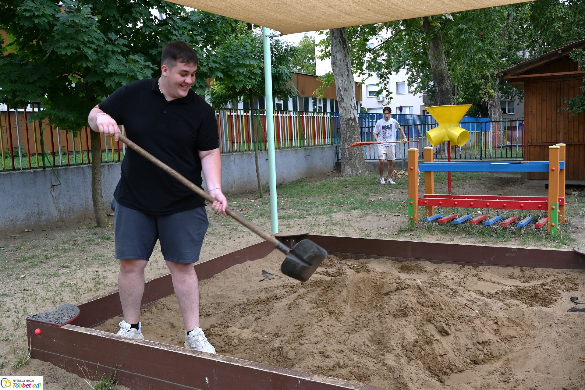 Nyári diákmunka program - iskolások segítik az óvónők munkáját