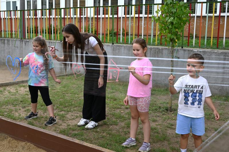 Nyári diákmunka program - iskolások segítik az óvónők munkáját