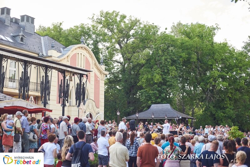 Nyári hangverseny - Latin Est