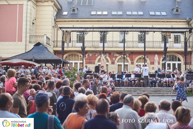 Nyári hangverseny - Latin Est