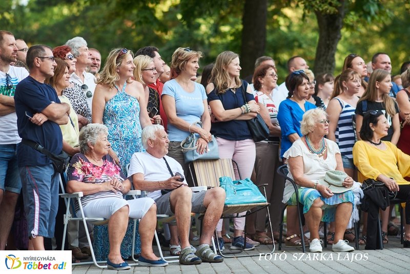 Nyári hangverseny - Latin Est