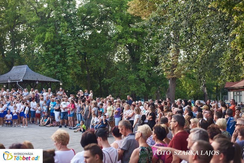 Nyári hangverseny - Latin Est