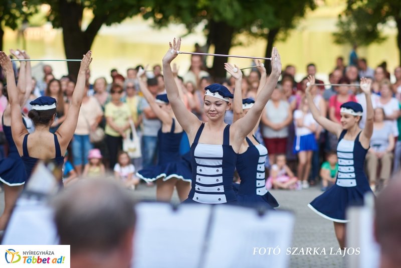 Nyári hangverseny - Latin Est