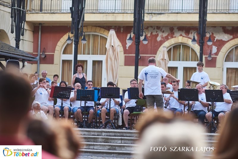 Nyári hangverseny - Latin Est