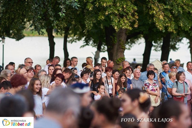 Nyári hangverseny - Latin Est