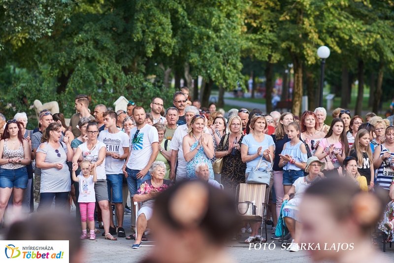 Nyári hangverseny - Latin Est