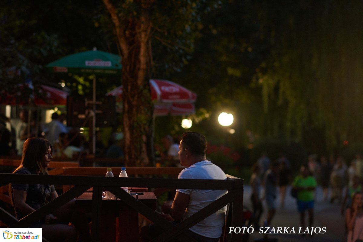 Nyári szombat este Sóstón