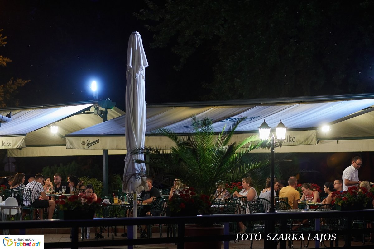 Nyári szombat este Sóstón