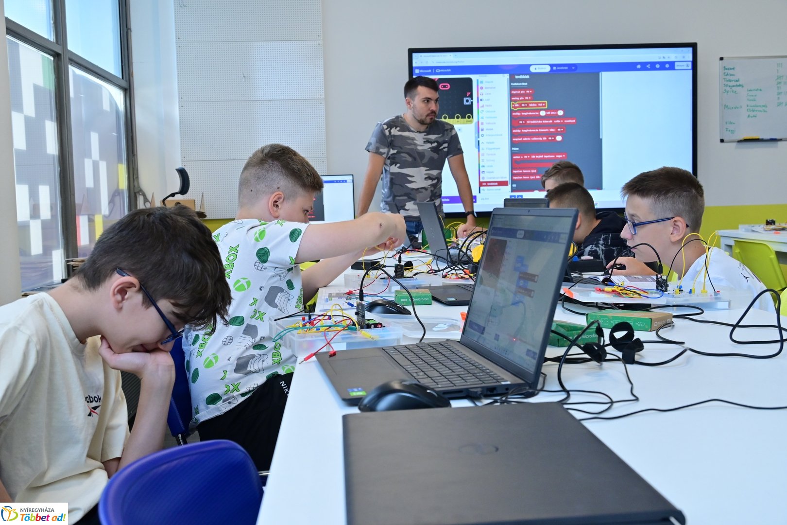 Nyári tábor a digitális tudásközpontban - 2025