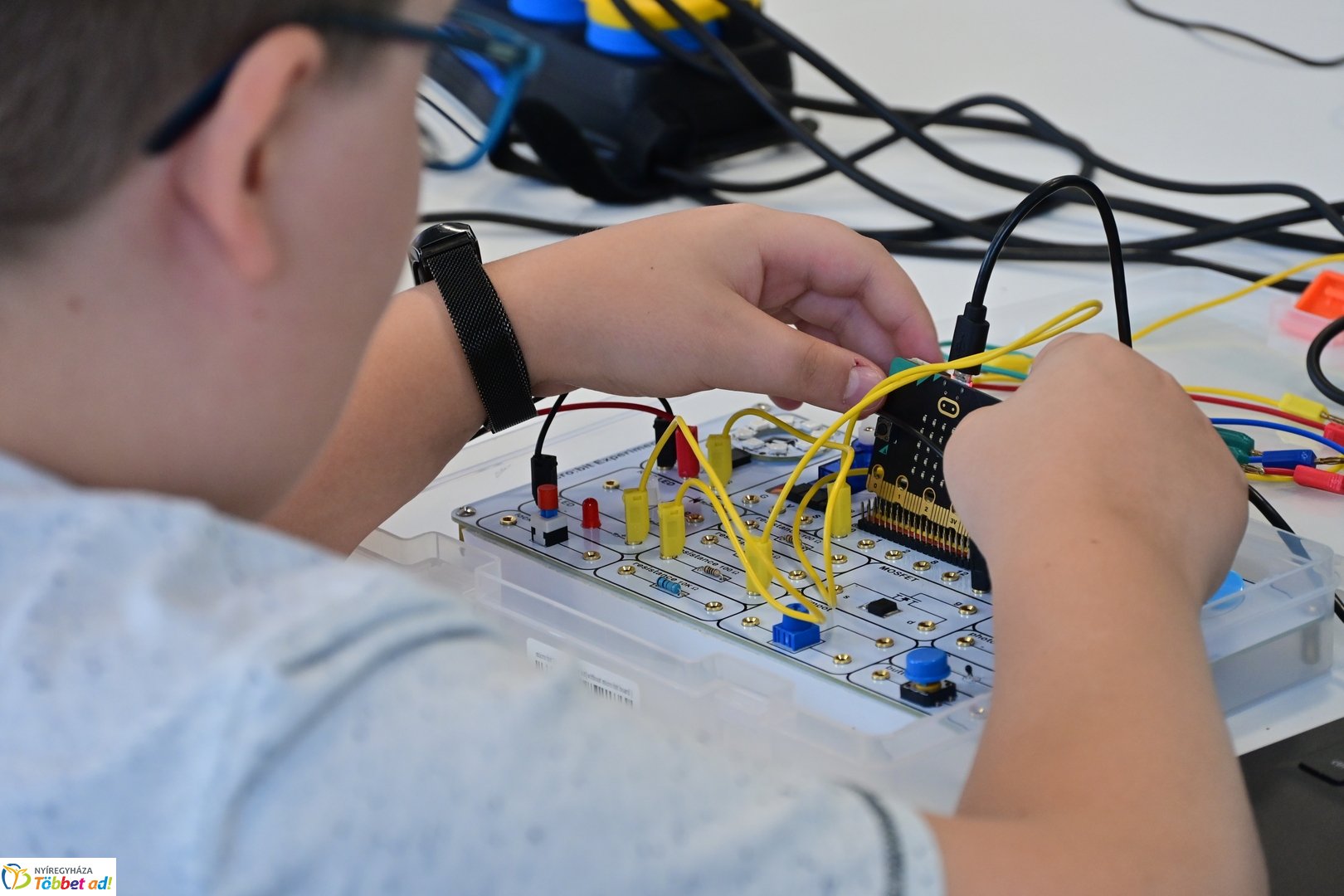 Nyári tábor a digitális tudásközpontban - 2025