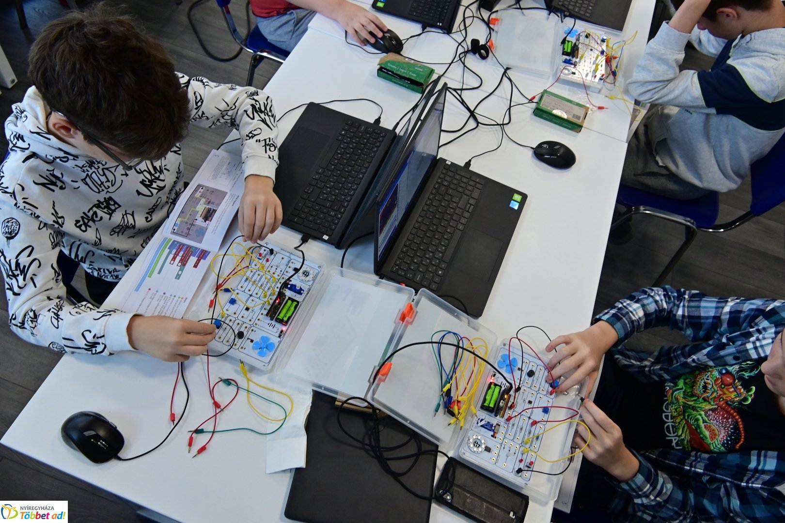 Nyári tábor a digitális tudásközpontban - 2025