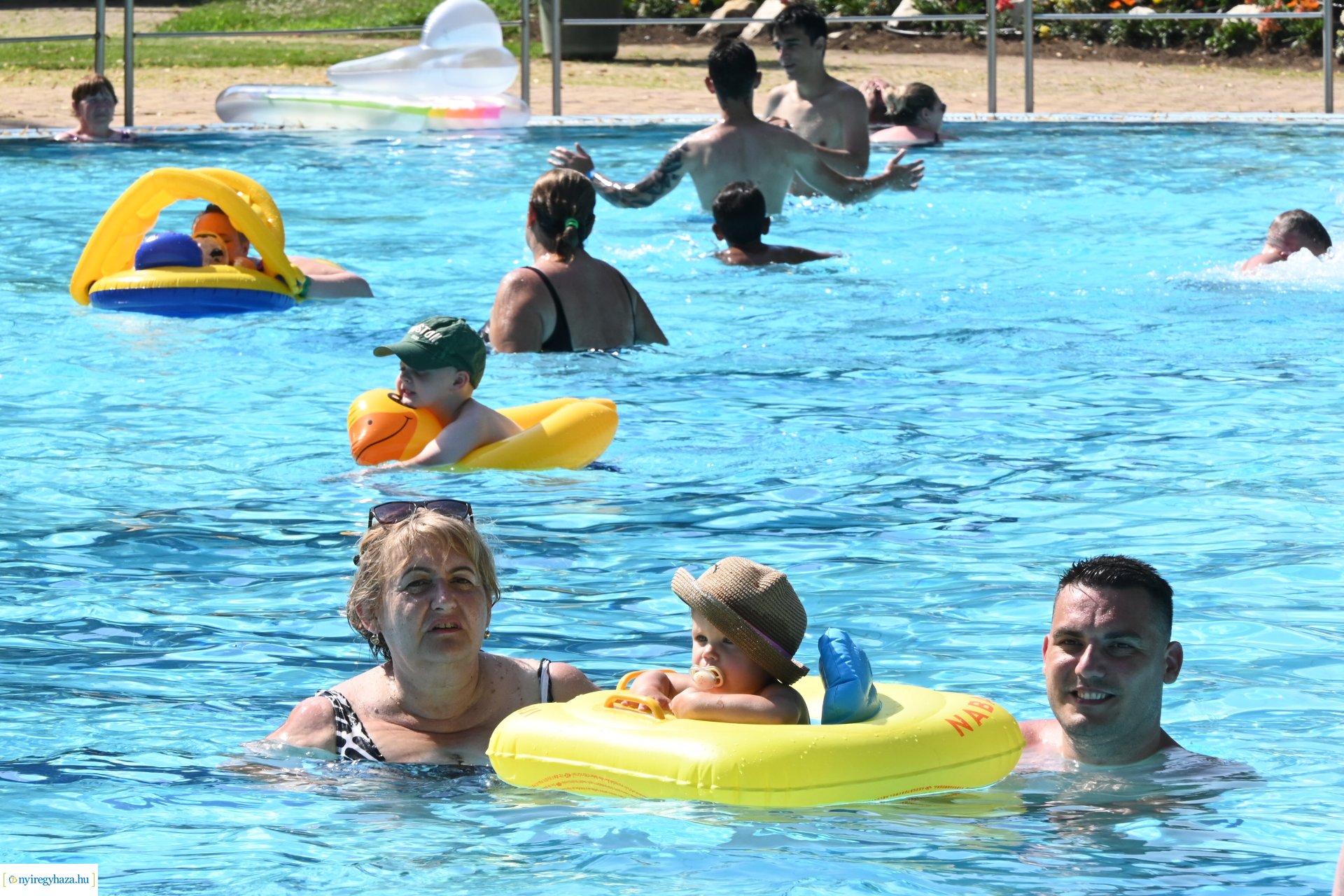 Nyárindító élmények a Parkfürdőben