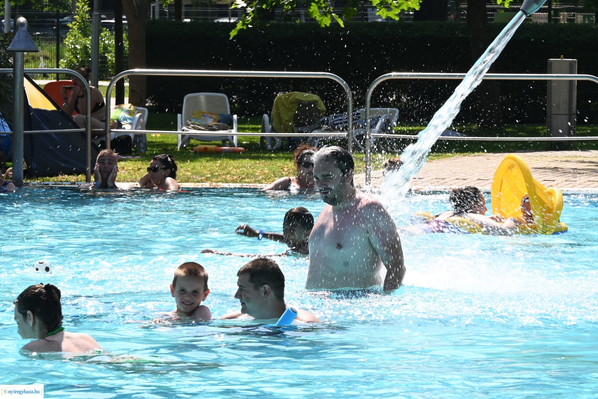 Nyárindító élmények a Parkfürdőben